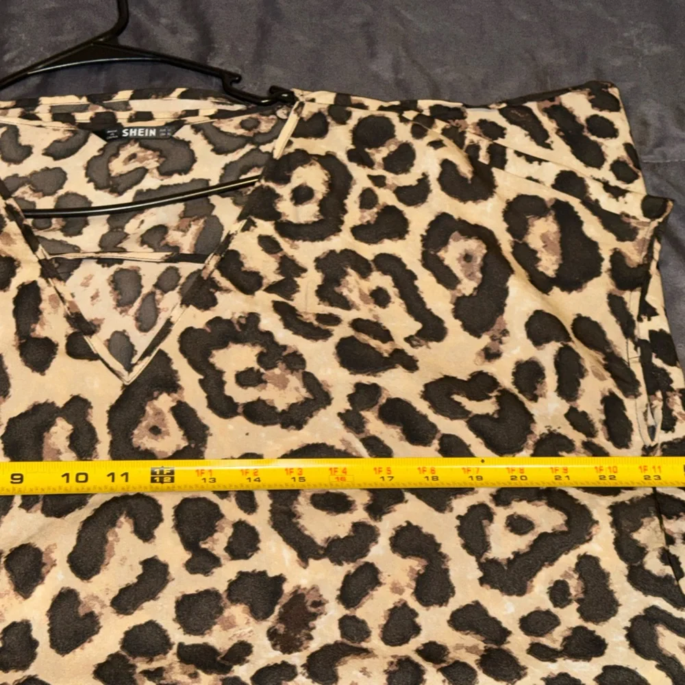 XL LEOPARD PRINT BATHING SUIT COVER!